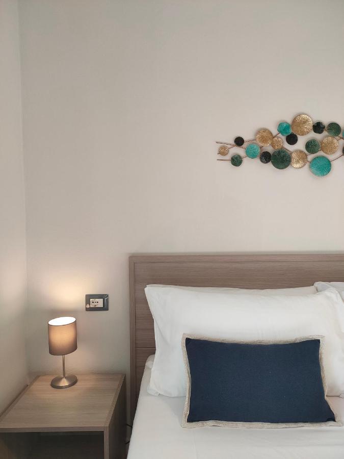 Albergo La Pescatrice Moniga del Garda Εξωτερικό φωτογραφία